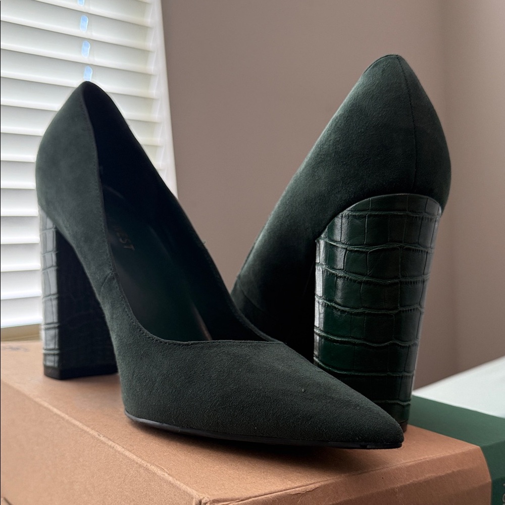 Nine West Dark Green Suede Pointed Toe Pumps - Picture 5 of 5